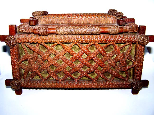 A Wonderful 19th century Sailor-Made "Nautical Fancy Ropework" Box. — image 2